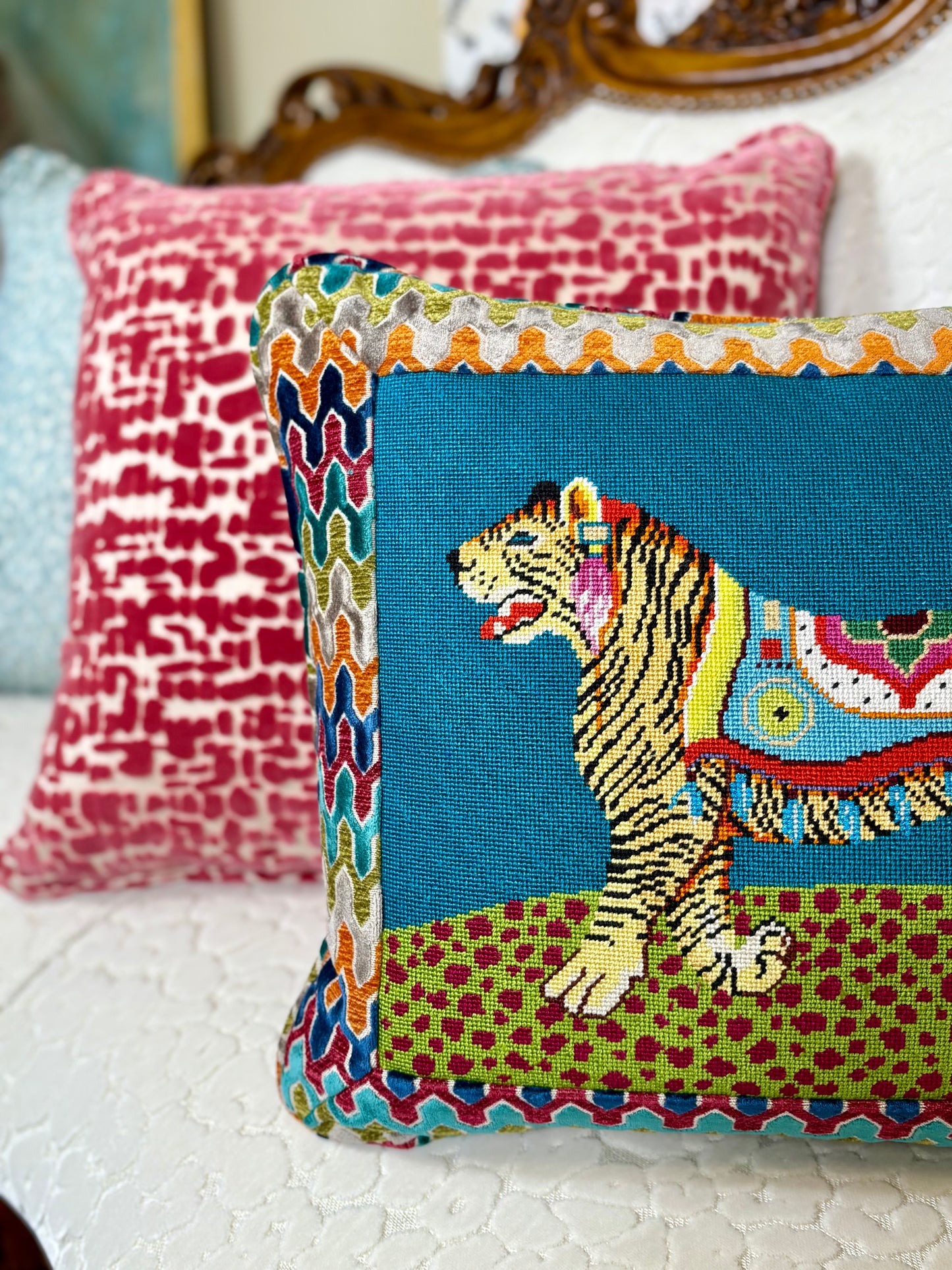 AN400 - Prowling Tiger Pillow